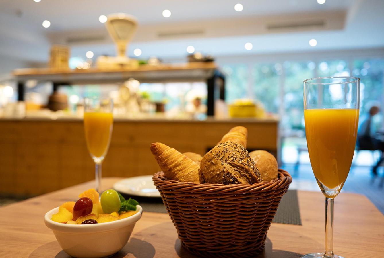 Naundrups Hof Hotell Ludinghausen Exteriör bild